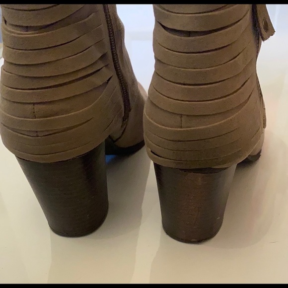 SOLD - Picture 4 of 4